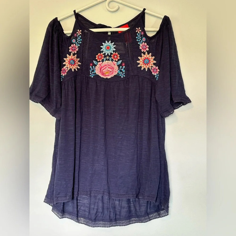 NWT v Cristina cold shoulder floral navy top sz M boho